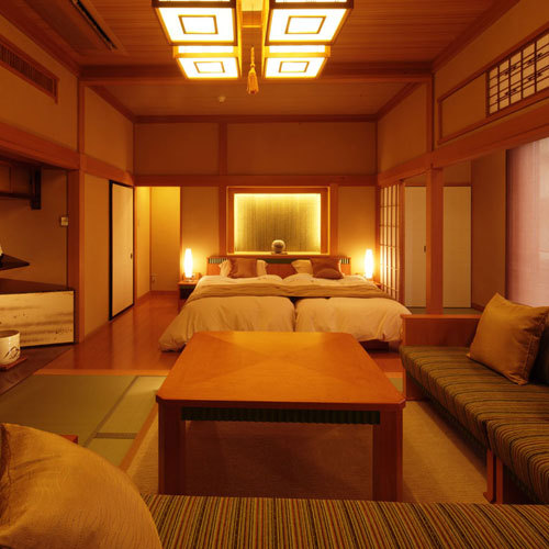 想い出時間【梅紅苑】-BAIKOUEN-純和風の客室にゆったりソファーとベッドスペース