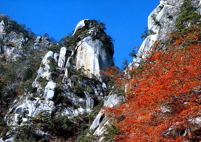 【昇仙峡】渓谷美が人気の観光スポット昇仙峡へは、ホテルから車で約45分