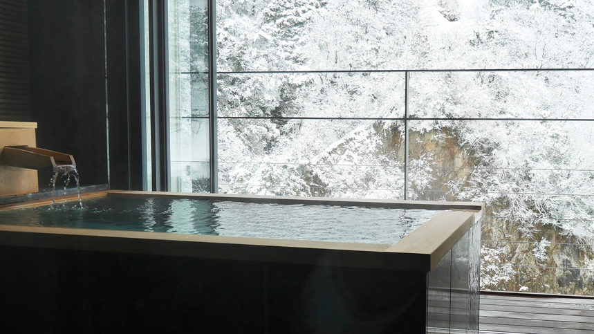 【露天風呂付き客室 リニューアルオープン・対峰閣 】冬の澄んだ空気と雪景色。