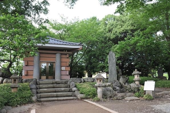 多胡碑記念館覆屋外観