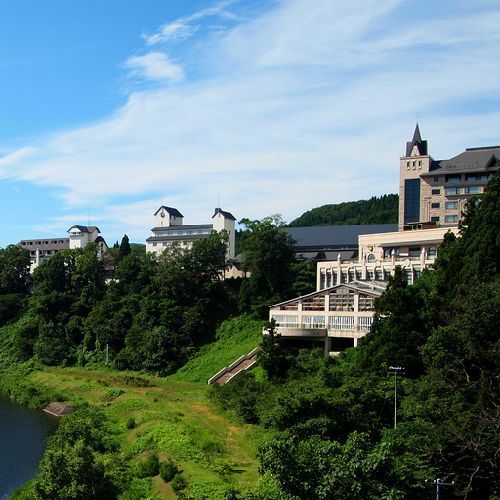 【外観】胎内川を望む景色のいいホテル