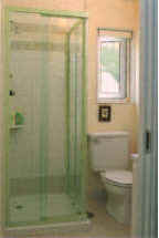 客室のシャワーブース