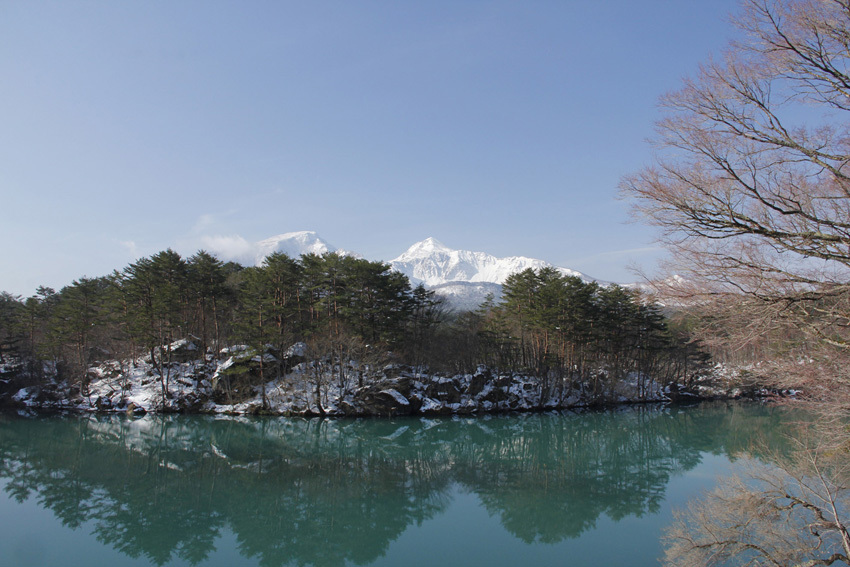 春の五色沼（毘沙門沼）