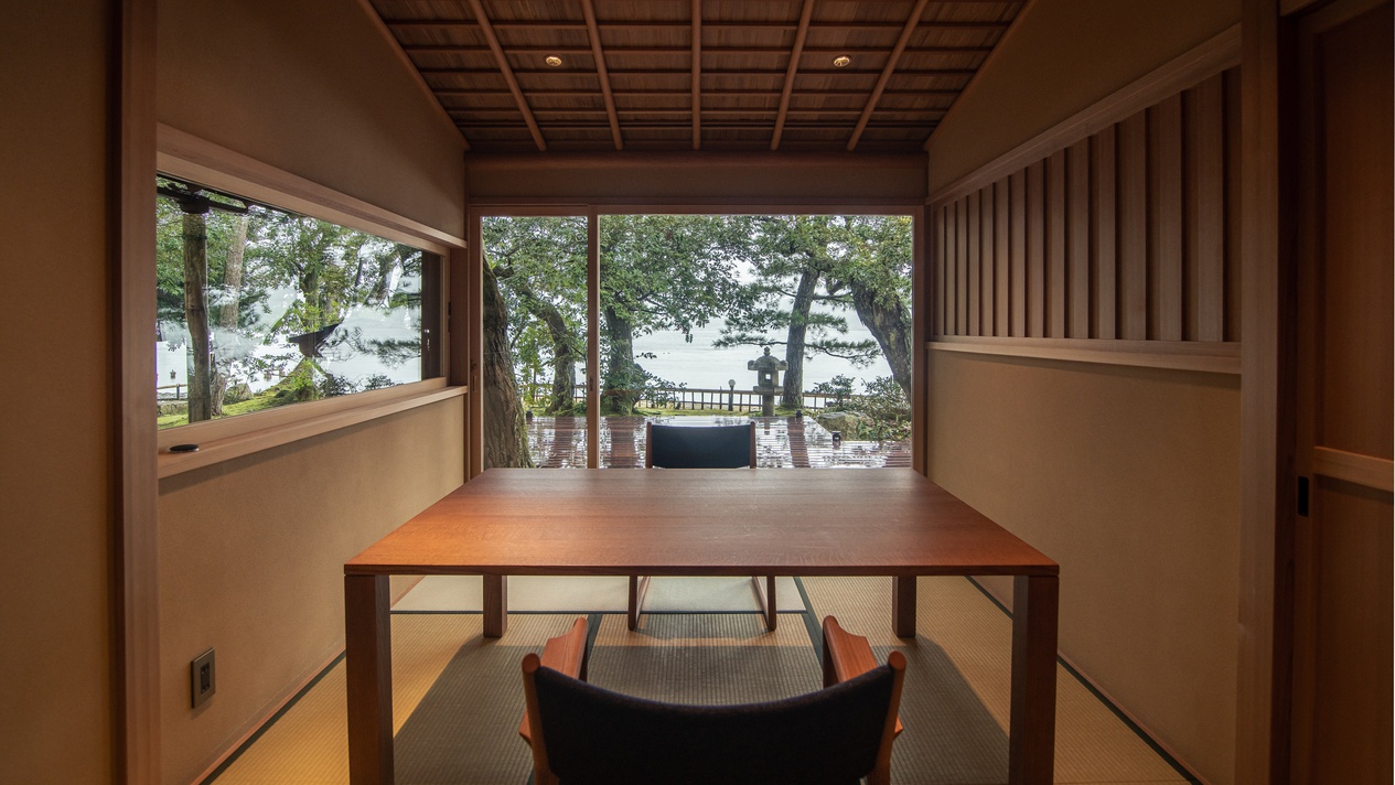 【食事処 宝莱】2室は阿蘇海の眺めをご覧頂きながらお食事いただけます（指定不可）