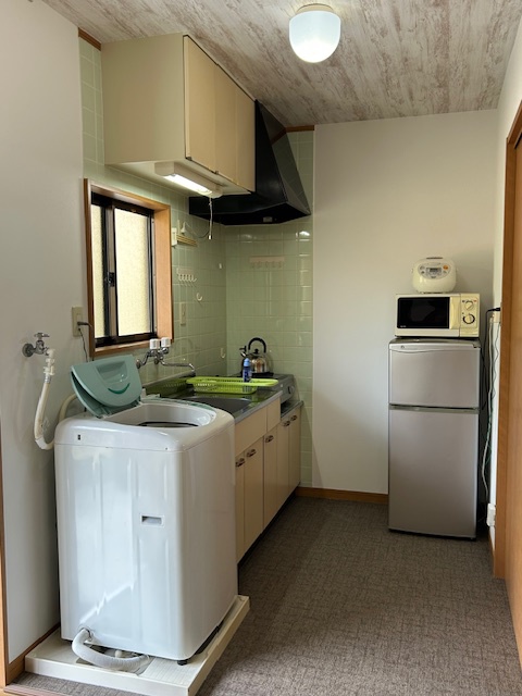 本館2号棟キッチン・通路