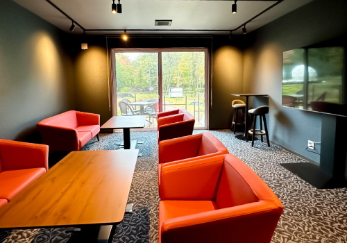 「やませみ」ラウンジ