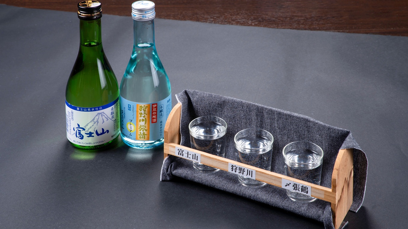 *日本酒飲み比べ/お食事とともに各日本酒の香りや味わいの違いをお楽しみください。