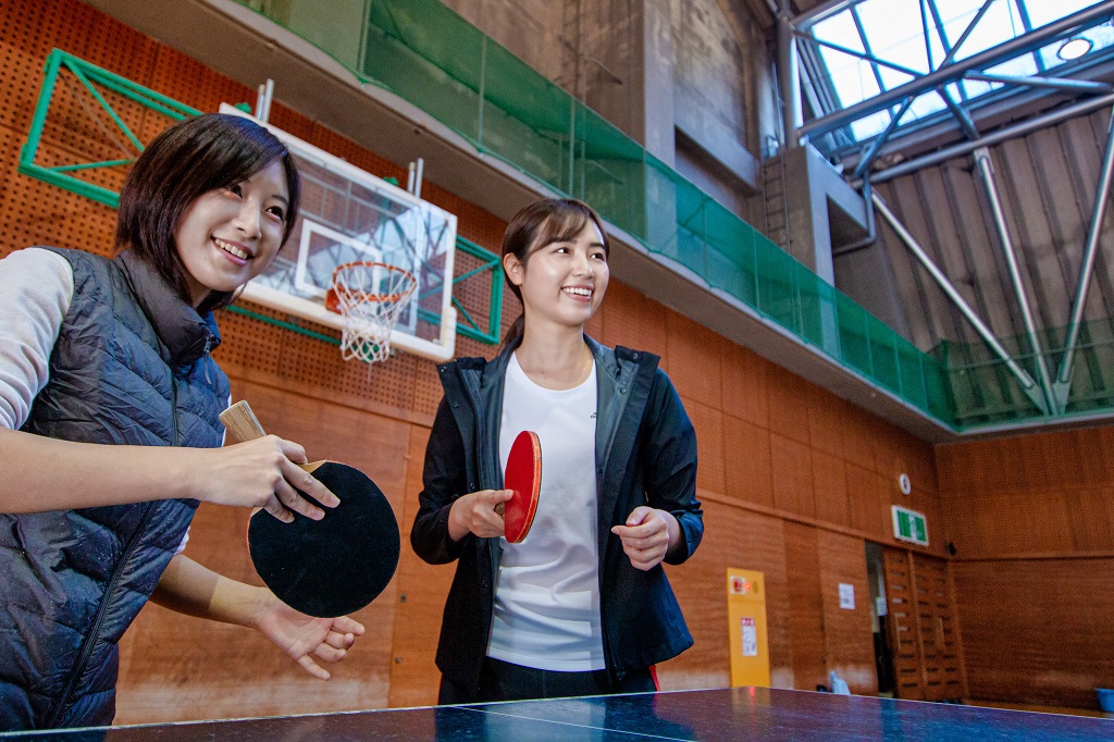 バレーボール2面の広さの体育館は、体育館スポーツ合宿の練習や企業研修のスポーツレクリエーション会場と