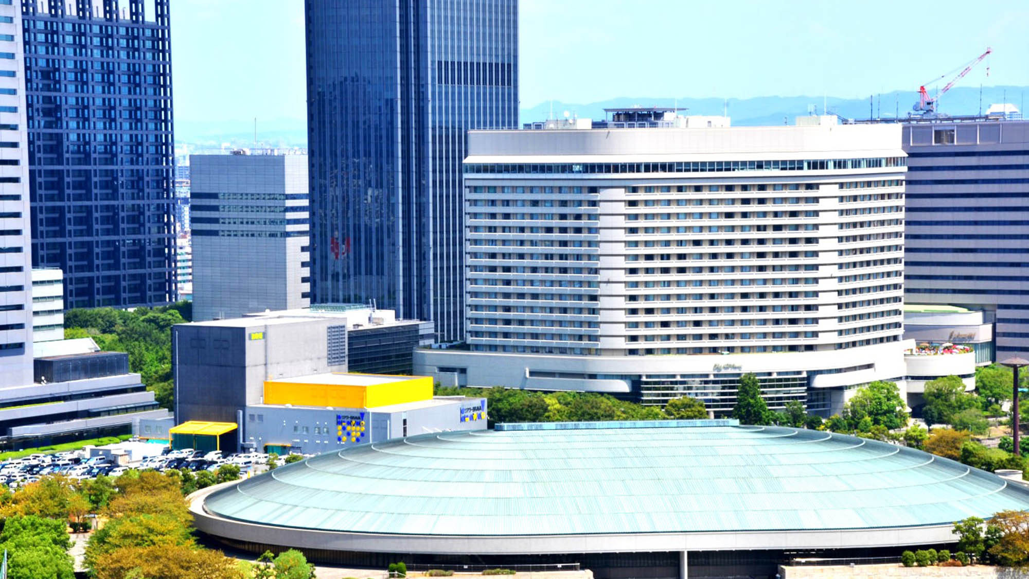 【大阪城ホール】大阪が世界に誇るアリーナ形式の多目的ホール。ホテルより車で15分／電車で約25分