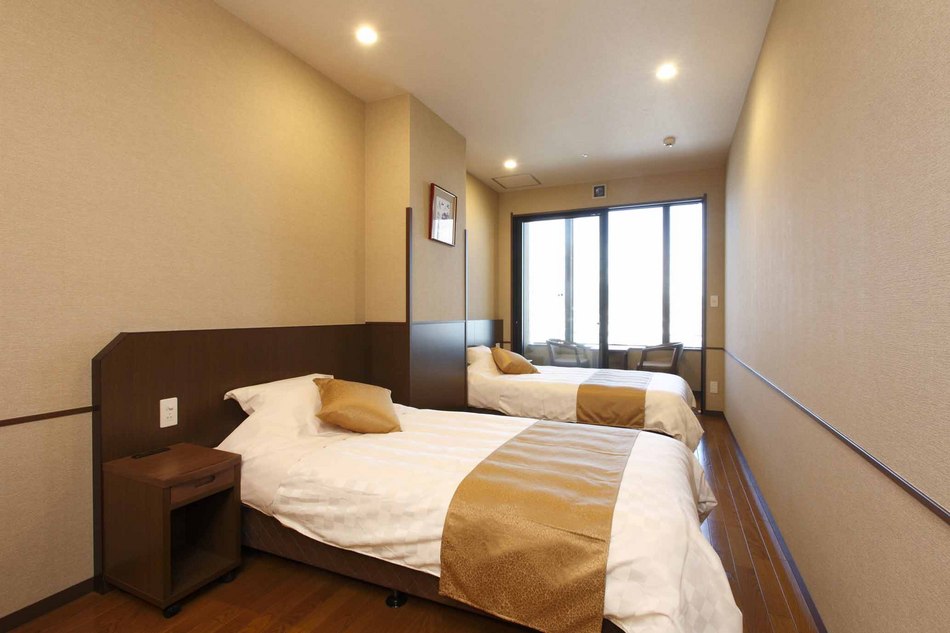 Kobe Harbor Land Manyo-Club Kobe Harbor Land Manyo-Club is conveniently located in the popular Kobe area. The property has everything you need for a comfortable stay. All the necessary facilities, including facilities for disabl