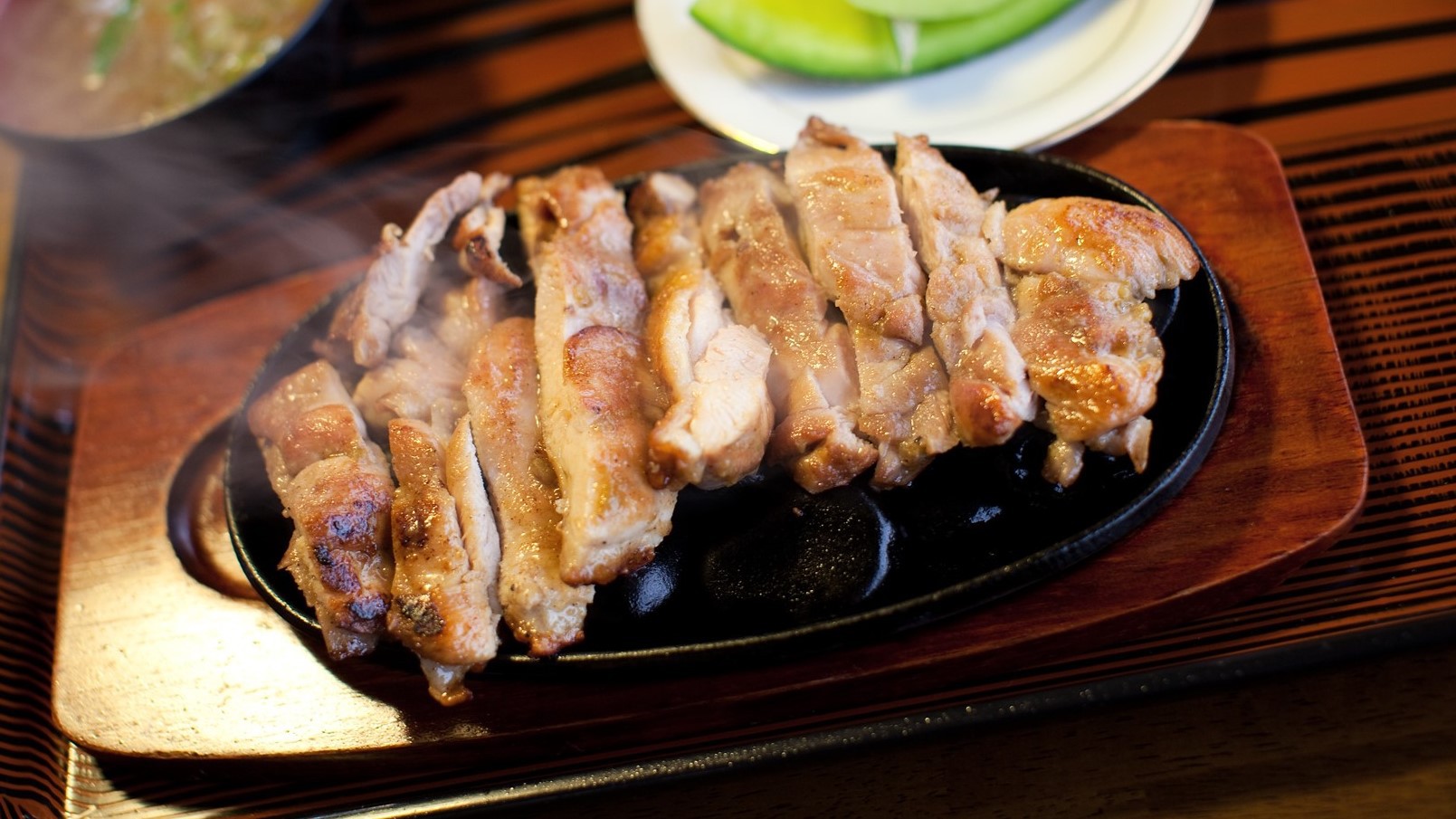 いわい鶏の石焼ステーキセット