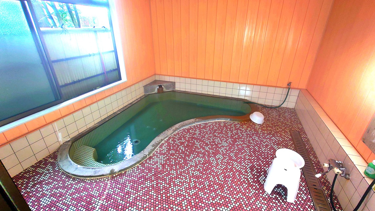 *大浴場（2か所男女入替）/開湯は809年・新潟県内で最も古い歴史がある温泉