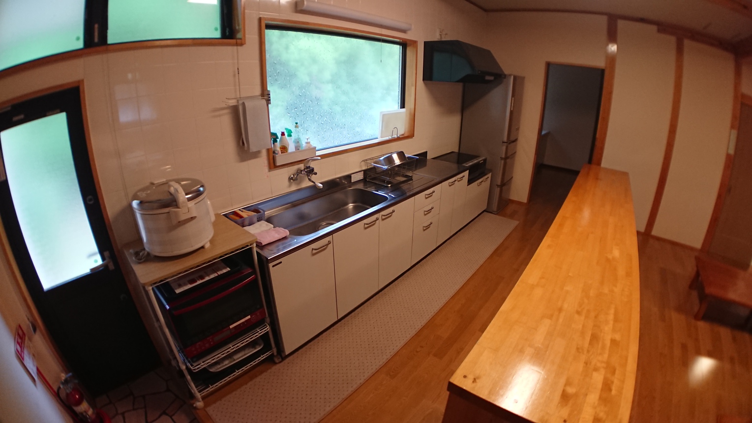 27畳のホール&キッチン