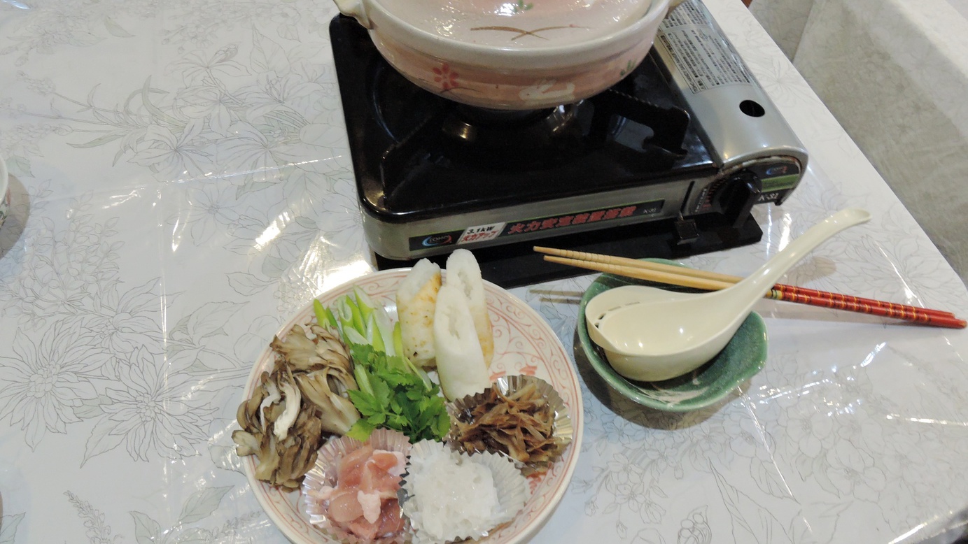 *【夕食／和食一例】お客様に好評な郷土料理・きりたんぽ鍋