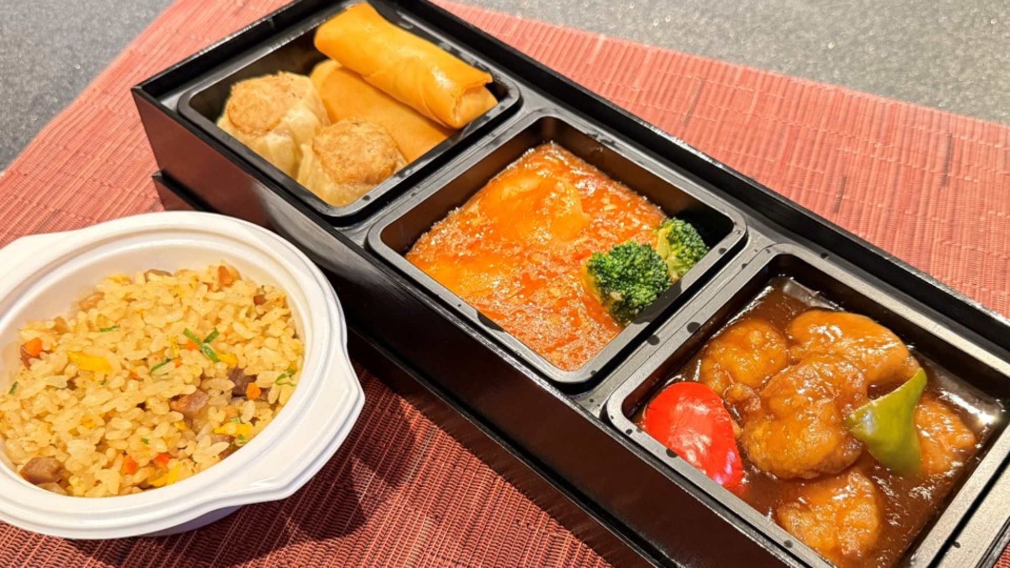 お花見やピクニックに！中国料理 皇家龍鳳 特製「春の行楽弁当」付ステイプラン