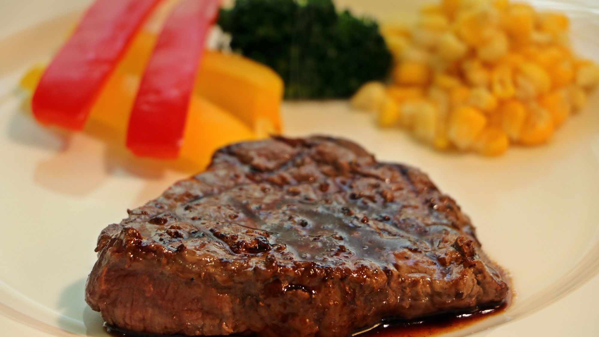 *[フルコース料理]当館おすすめのフルコース 肉料理は柔らかで脂身のない牛フィレ肉ステーキをご用意！