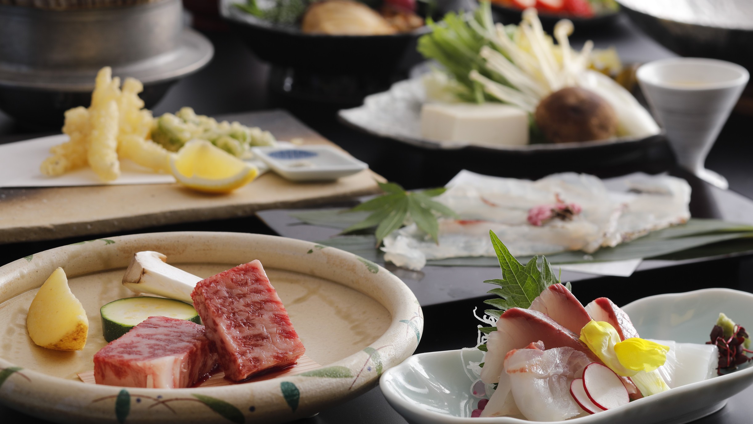 【春・1人旅】春の味覚、京都肉のステーキや鯛のしゃぶしゃぶなどを味わう会席プラン（一例）