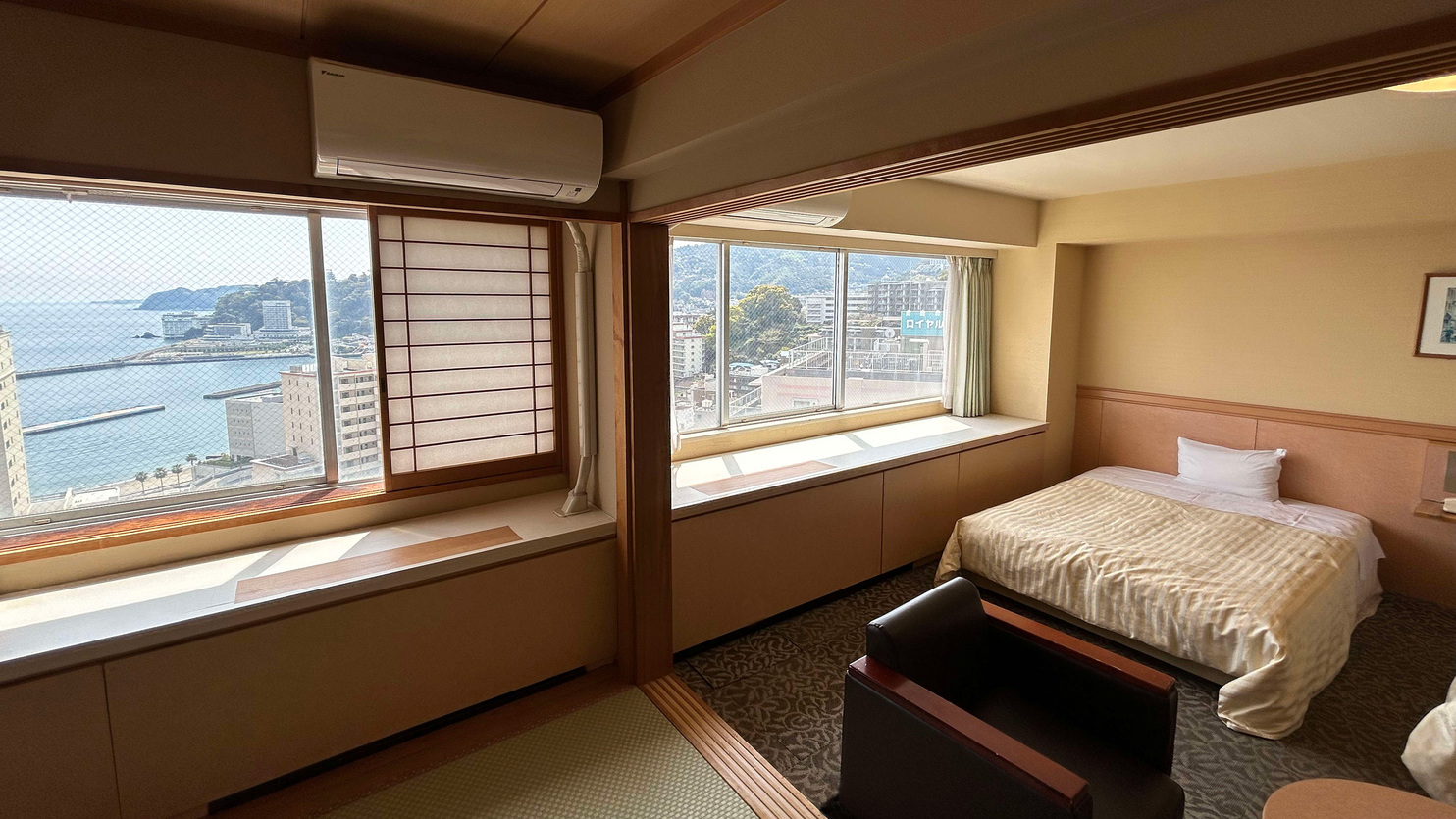 【最上階・海側】和洋室（ツイン+6畳）一例