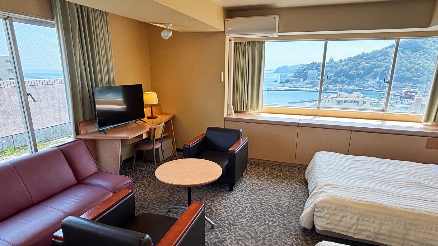 【最上階・海側】和洋室（トリプル+6畳）一例、