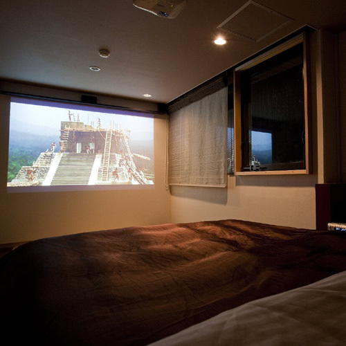 SUITE Quad Room (Non Smoking) 