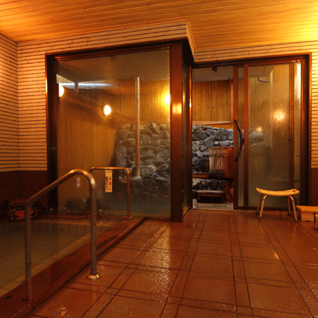 Shibu Onsen Tsukimino Yu Yamaichiya Set in a prime location of Nagano, Tukimi no Yu Yamaichiya puts everything the city has to offer just outside your doorstep. The property features a wide range of facilities to make your stay a pleasa