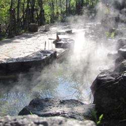 【定山渓源泉公園】−開祖「美泉定山の像」のほか「足湯」を楽しむ−