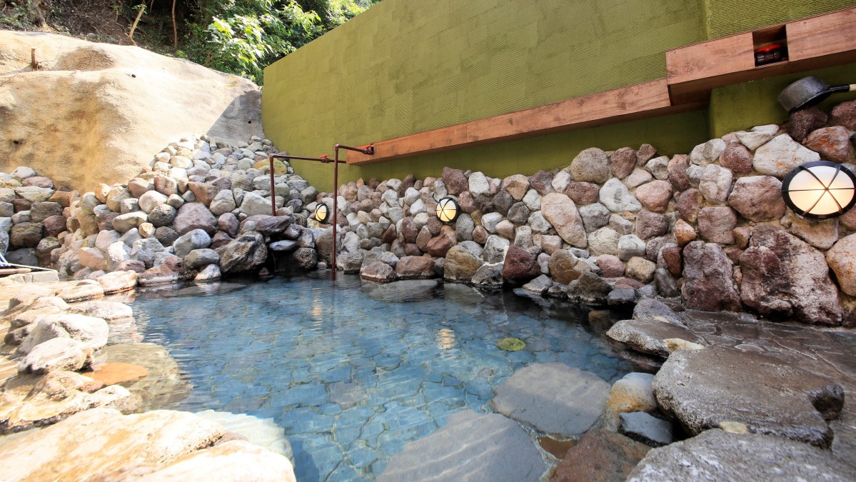 【温泉】源泉かけ流しでお肌もすべすべ