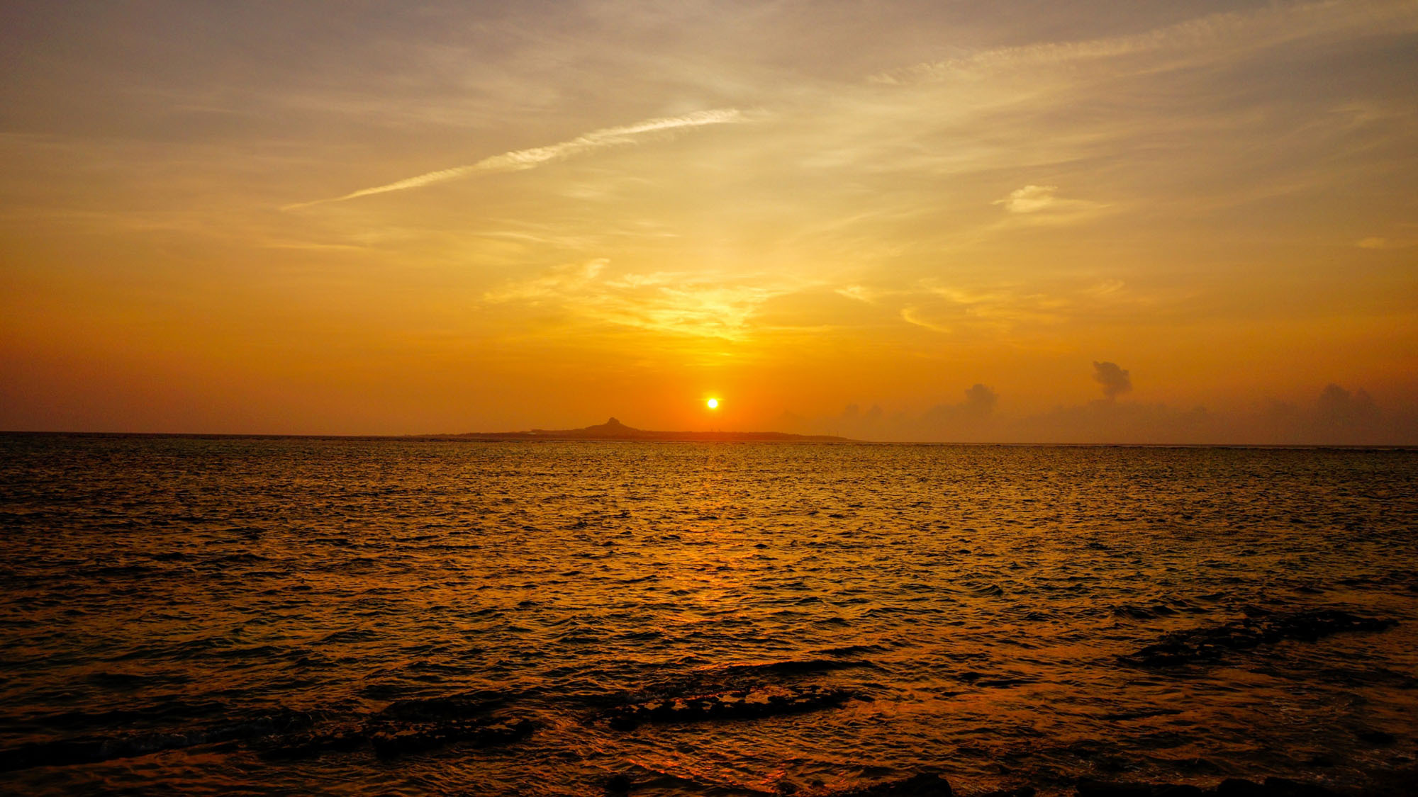 伊江島と夕陽