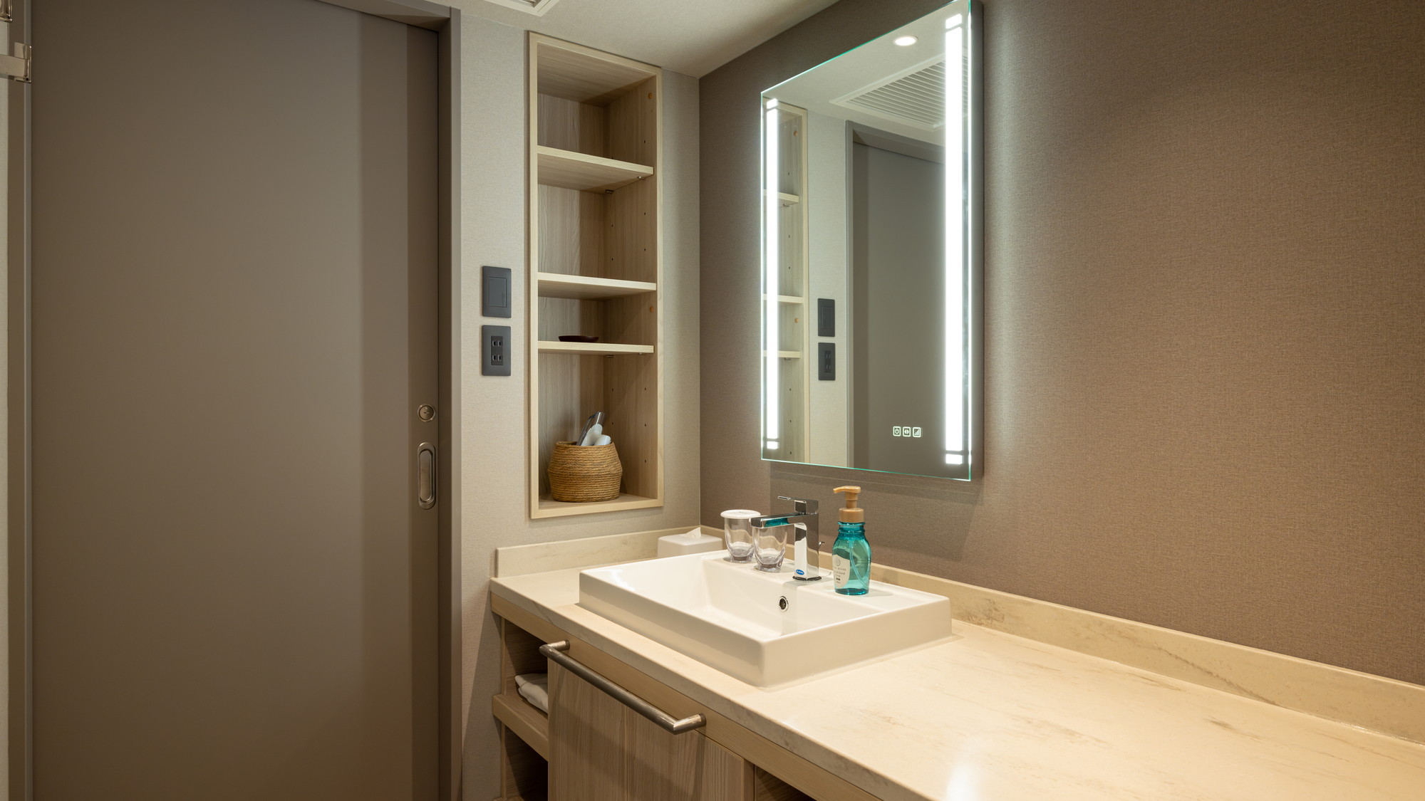 レジデンスツインルーム広々とした洗面所