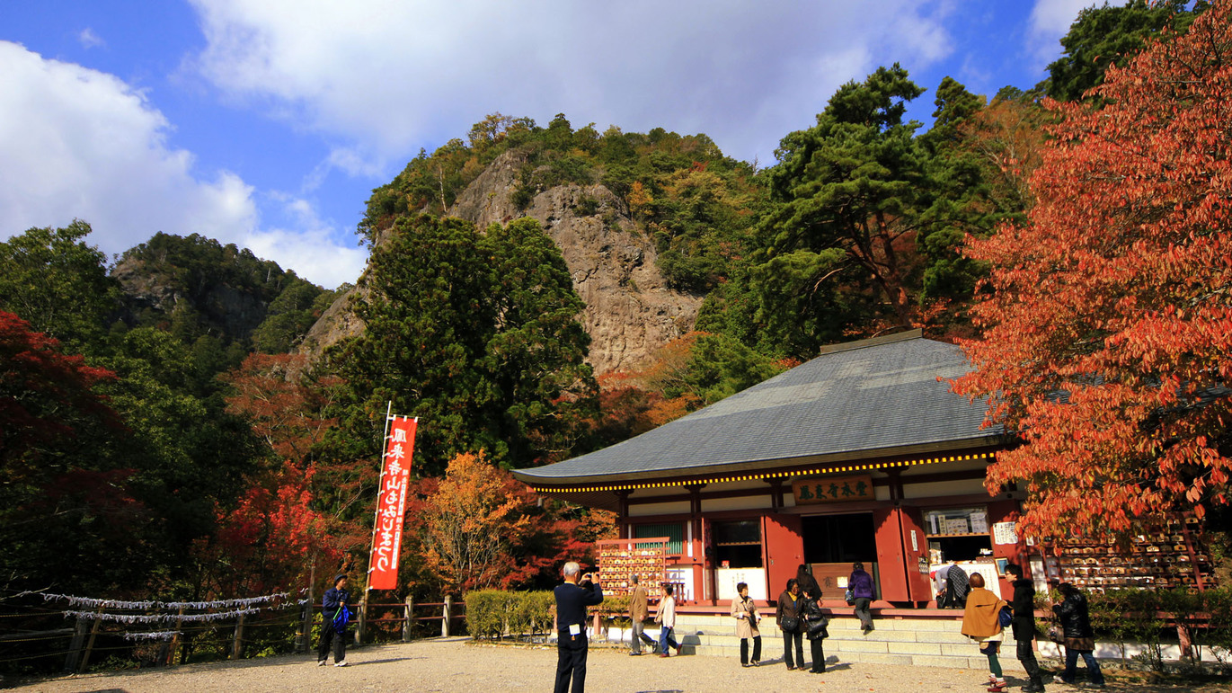 鳳来寺紅葉紅葉の時期になると多くの方が訪れる鳳来寺