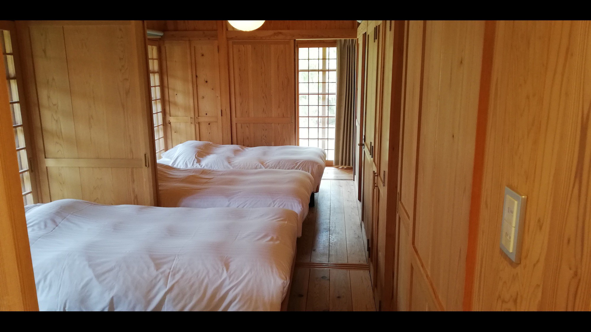東江屋寝室