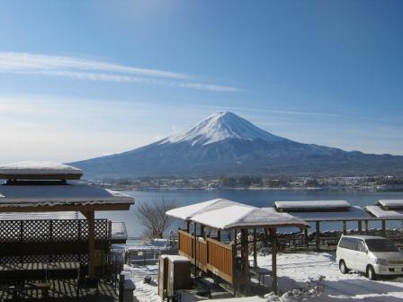 コテージ戸沢センターから眺めた冬の富士山