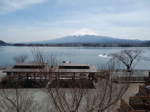 B型2階から望む湖と富士山