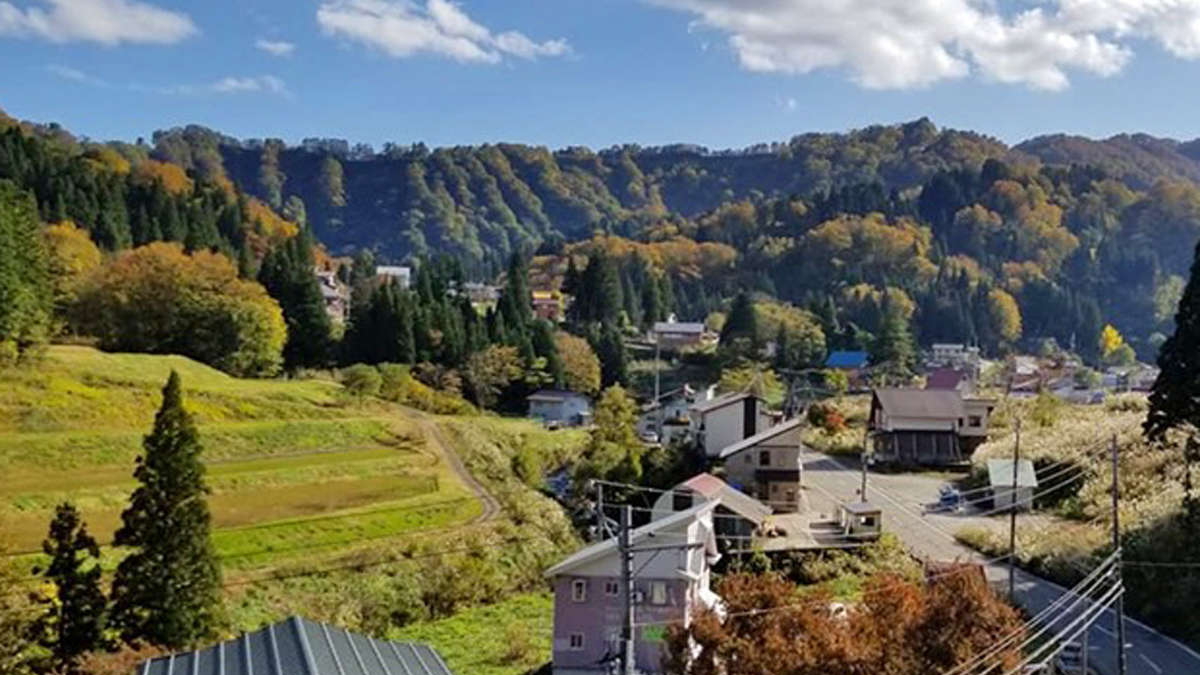 【宿の周辺風景（秋）】10月中旬頃から11月上旬頃までが紅葉の見ごろとなります。