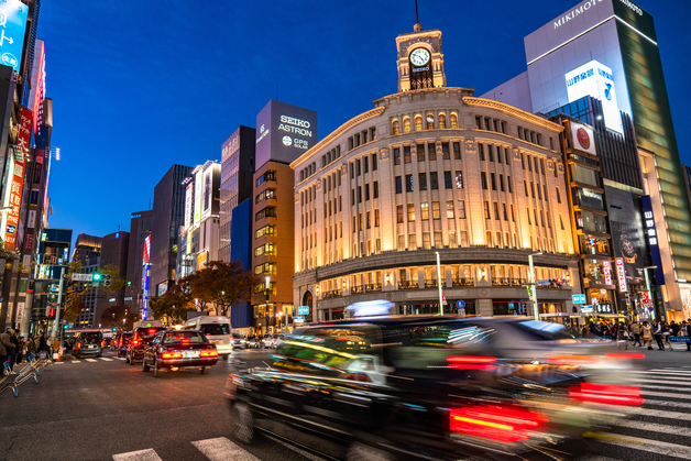 ホテルにほど近い銀座