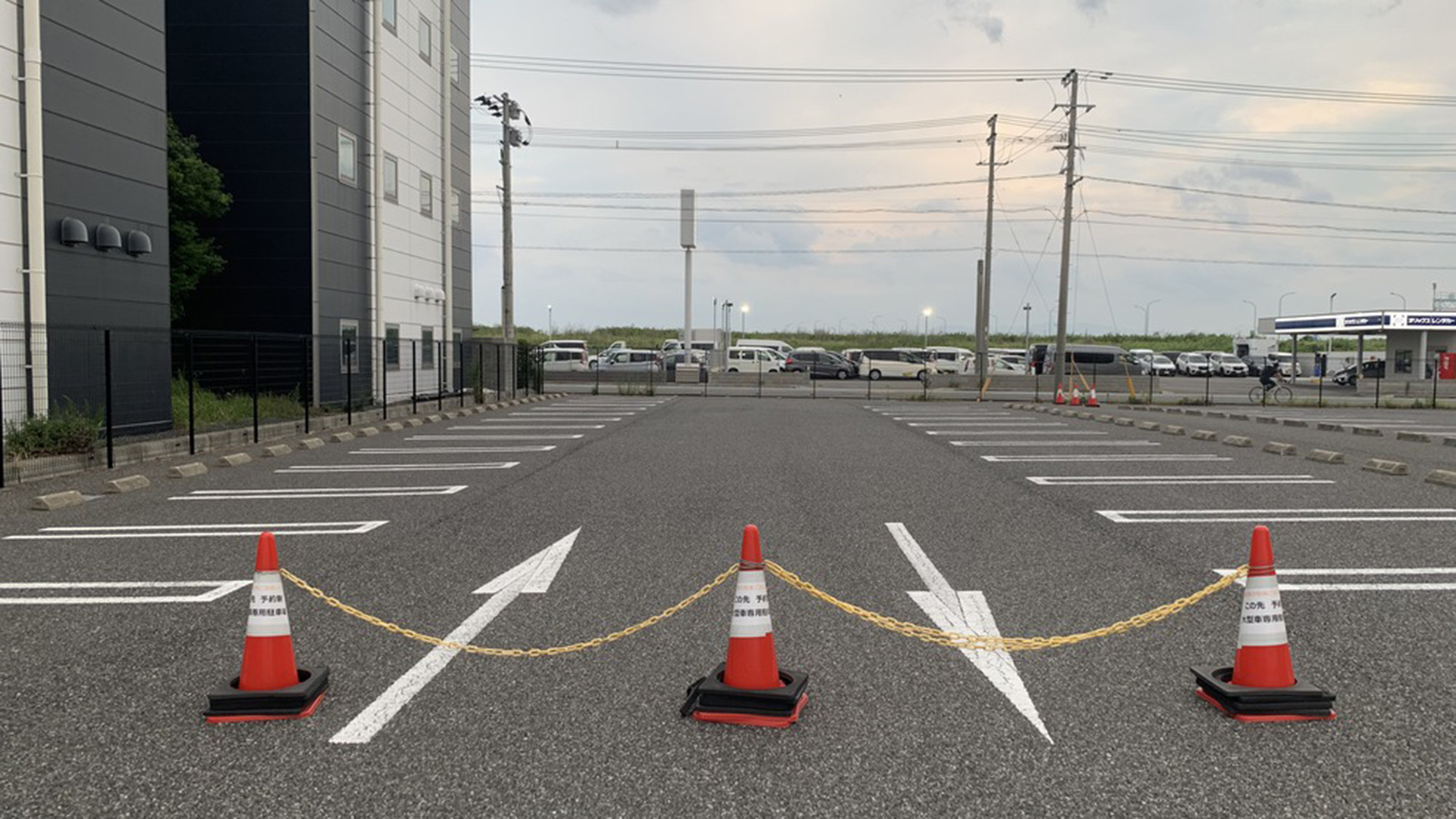 大型駐車場