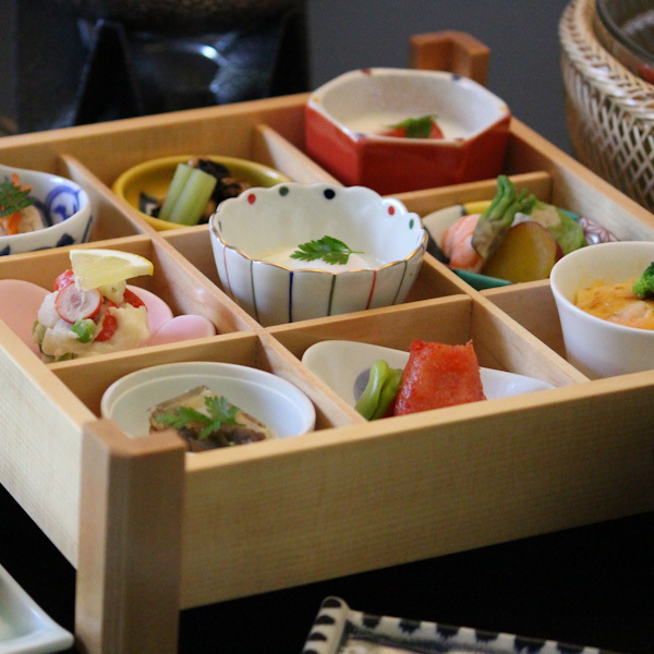【朝食】体に優しく、バランスの取れた京都伝統の和食善をご用意しております。