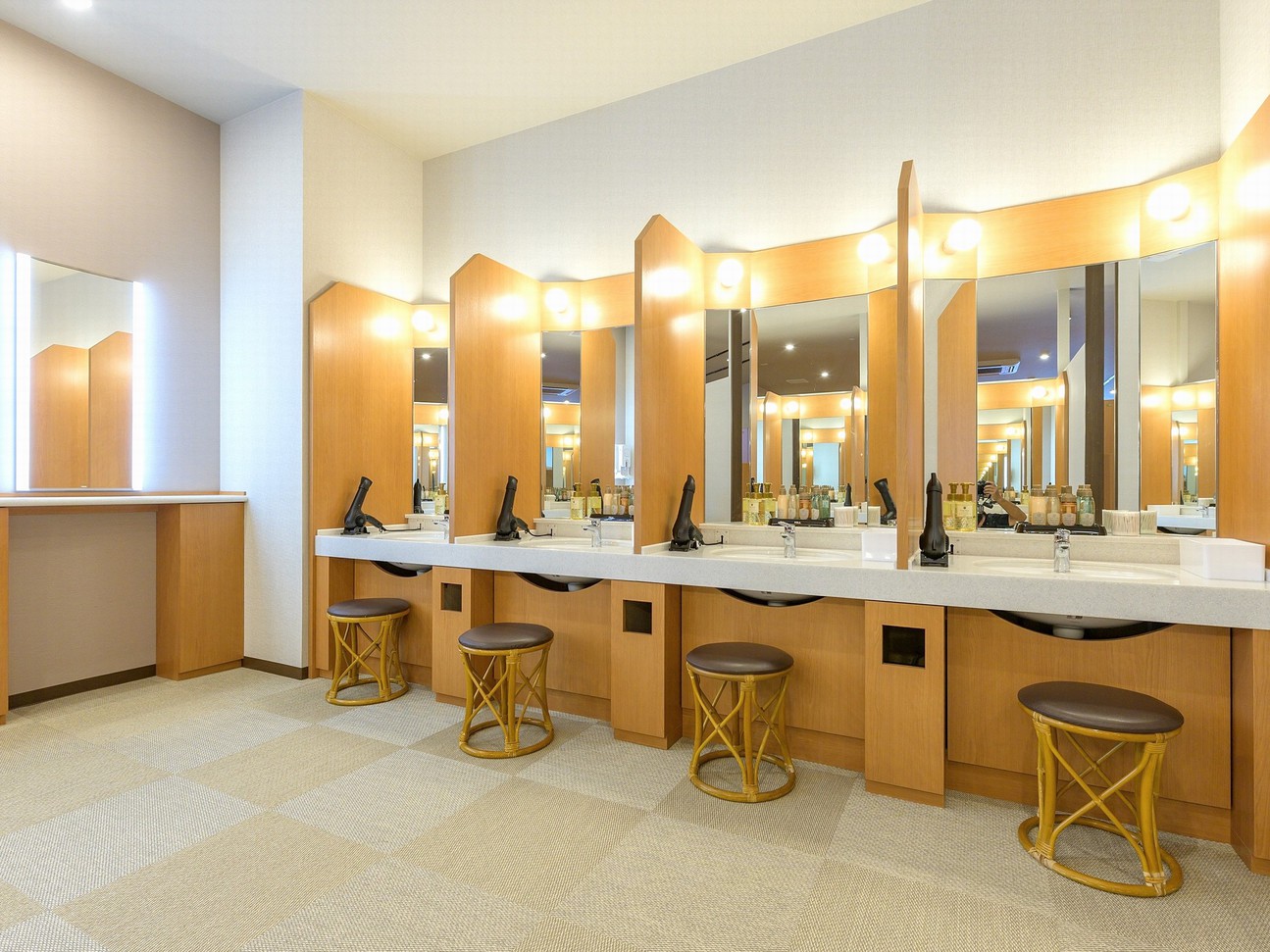 ＠パウダールーム