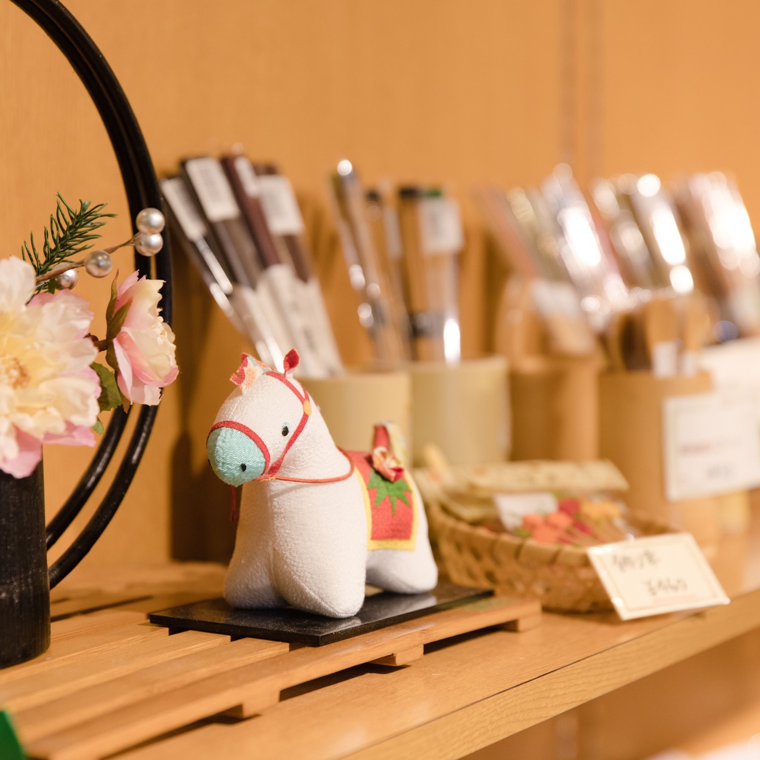 【お土産売り場】京都ならではのお土産はもちろん、ちょっとしたかわいい小物まで取り揃えております。