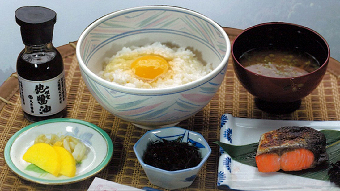 【卵かけご飯】卵はもちろん、醤油・ご飯・のりなどの食材にこだわった”;朝の贅沢な一杯”;