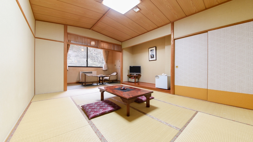 Mitsuyoshiya Ryokan Stop at Mitsuyoshiya Ryokan to discover the wonders of Fukushima. The property offers guests a range of services and amenities designed to provide comfort and convenience. Service-minded staff will we
