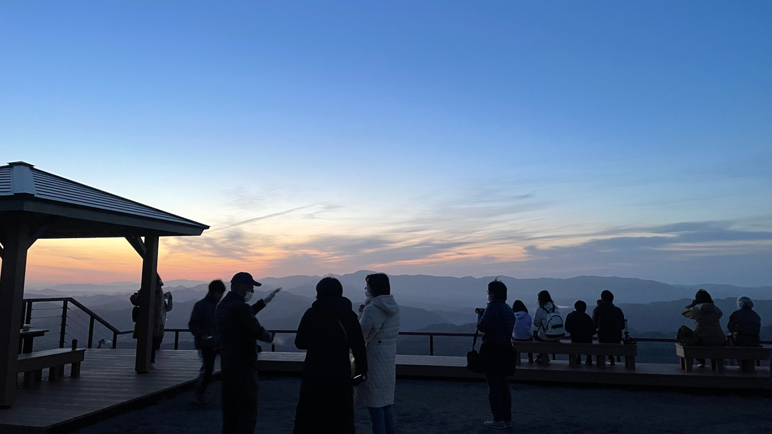 天空の朝ごはん日の出前のひと時