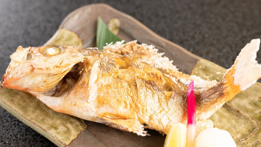新鮮な海の幸は、味わいもまた格別。ミネラル豊富な日本海育ちの美味しい魚をお楽しみください。