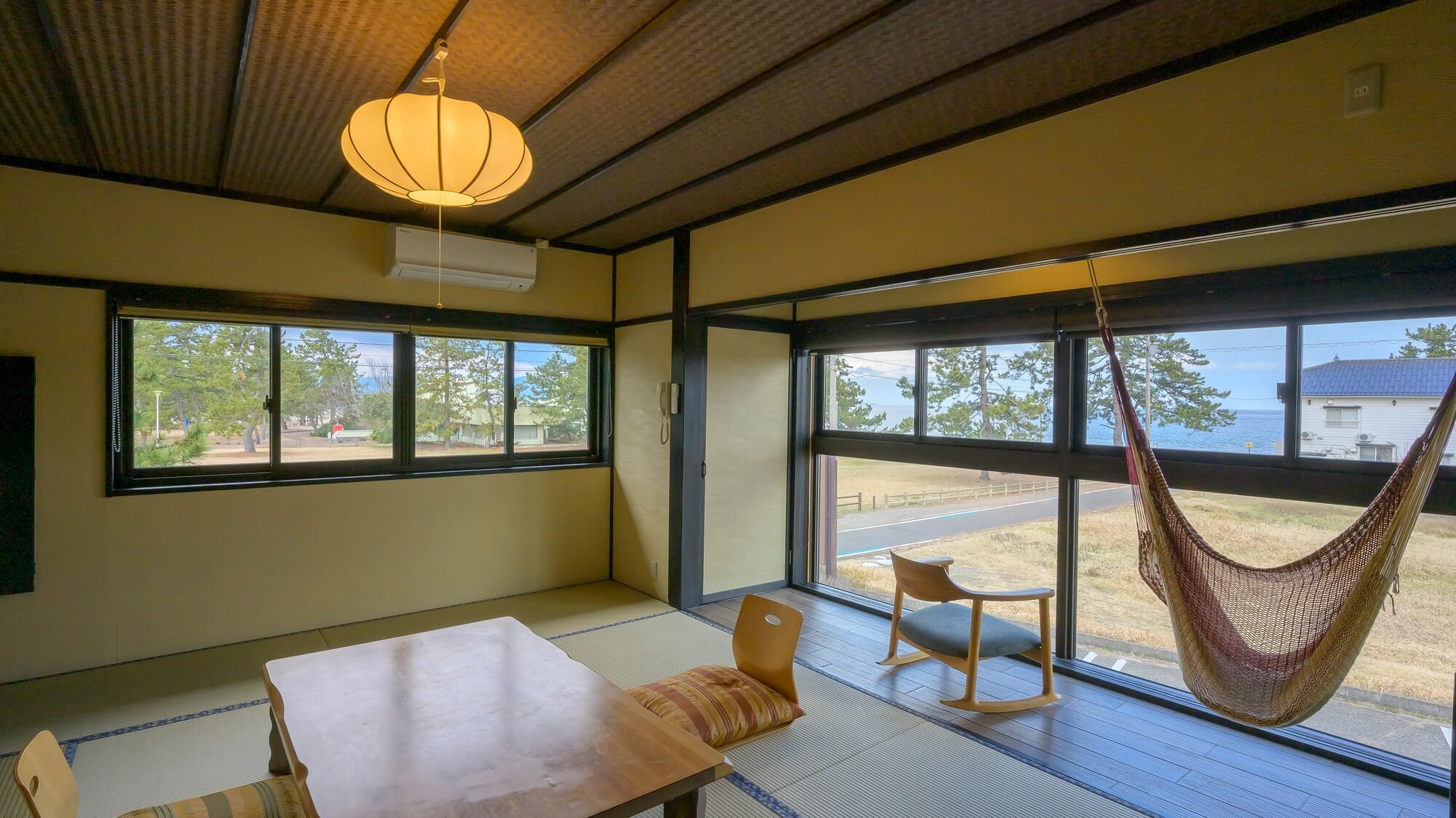 2F海一望和室＜立山-tateyama＞海を眺める広々和室でお寛ぎください。
