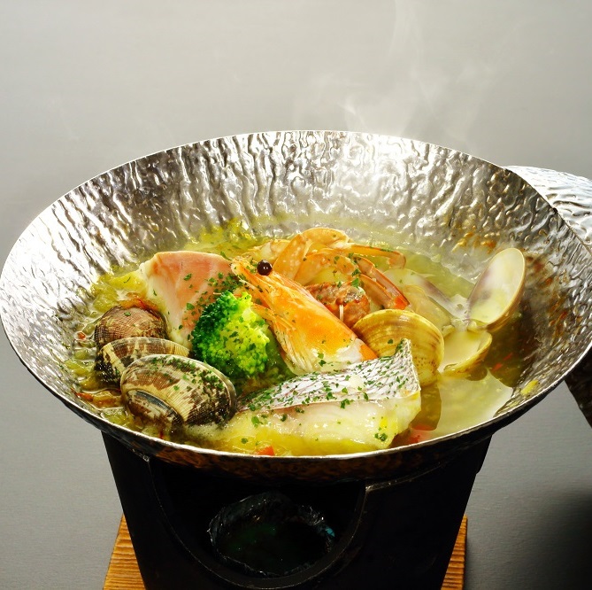This photo about Yomogihara Onsen Hananoyado Yomoyamakan shared on HyHotel.com