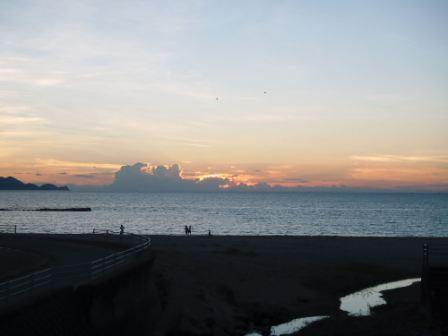 浜詰の夕焼け