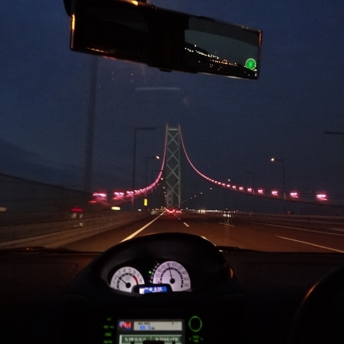 淡路島から神戸へ帰る頃には明石海峡大橋がライトアップされているかも