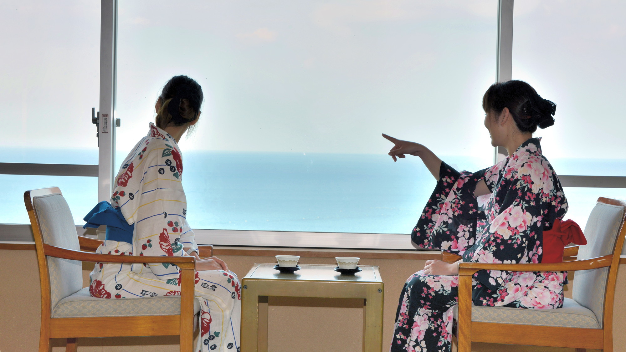 客室から富山湾を望む風景