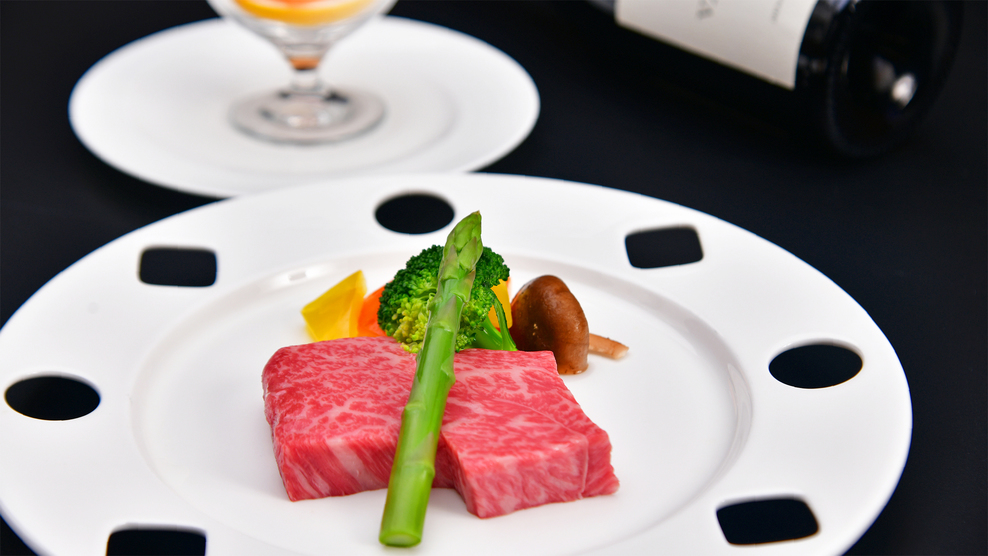 食事姉妹館アルメリアのお箸で食べる洋食コース飛騨牛ステーキ