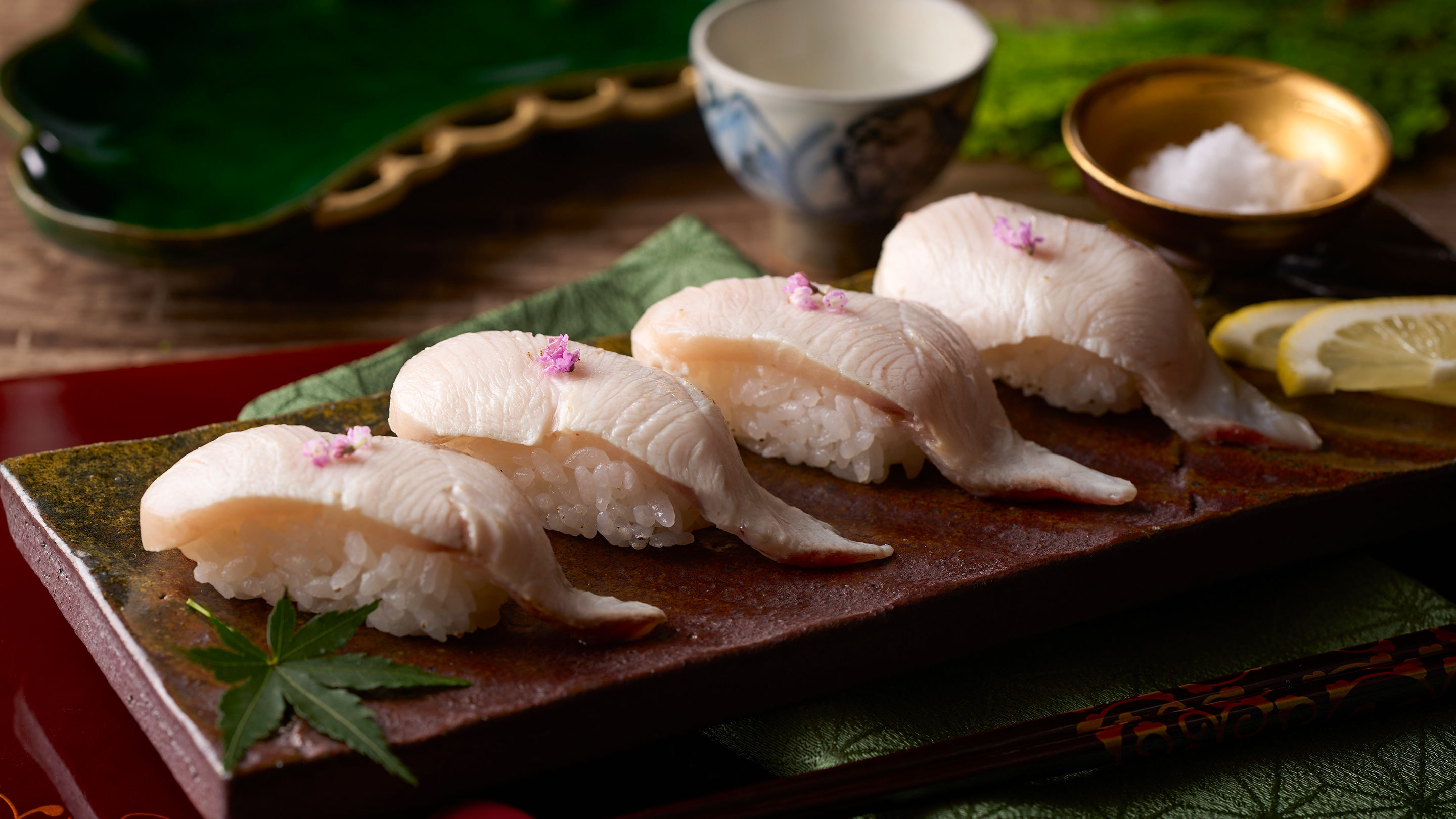 ぶりの炙り握り寿司（冬のフェアメニュー）※イメージ